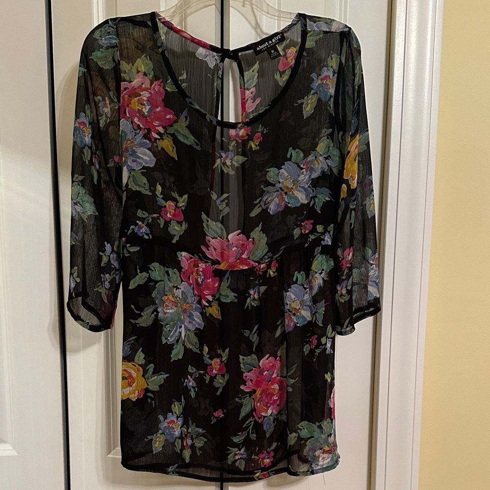 About A Girl Black Floral Sheer Blouse Size M Boho Peplum Tie Back 3/4 Sleeve - Picture 2 of 10